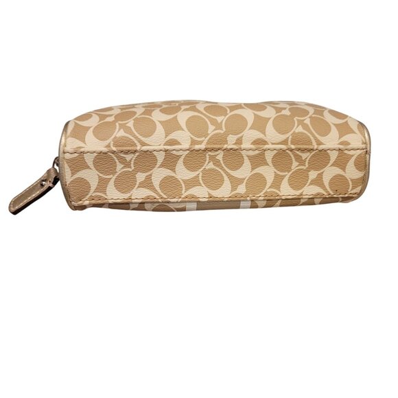 Coach Chelsea Heritage Beige Cosmetic Bag 6.5"-7" Wide 4" Tall Leather Monogram - Picture 11 of 12